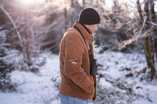 Observer les paysages enneigés : quelles jumelles choisir pour l’hiver ?